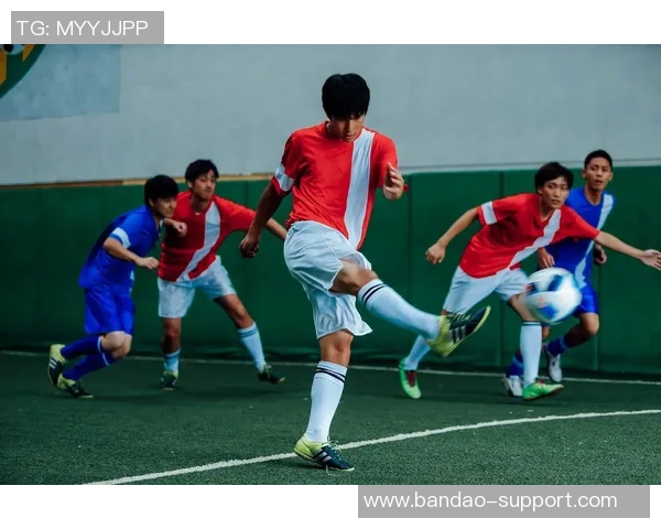 点燃激情与梦想学校足球宣传片展现青春活力与团队精神